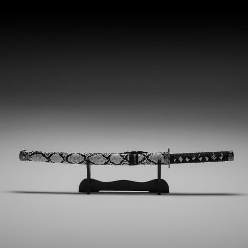Сувенирное оружие «Катана на подставке», серые ножны под змеиную кожу, 70 см 1135036