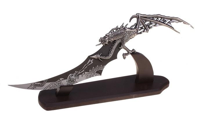 сувенирное изделие на подставке рукоять и лезвие черн. дракон с распахнутыми крыльями 39см 603969